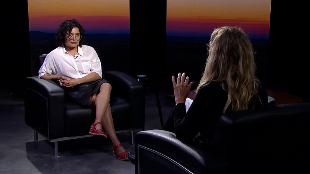 Our Land's Laura Paskus sits with reporter Alicia Inez Guzmán.